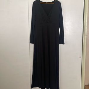 Beautiful crisscross black dress very sexy. size XXL